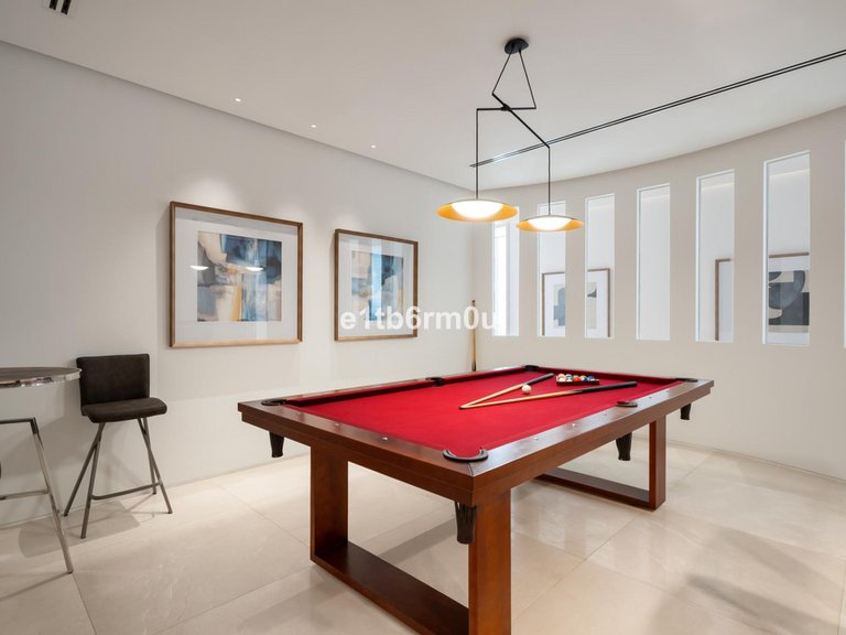 Villa for Sale in La Quinta, Malaga 22