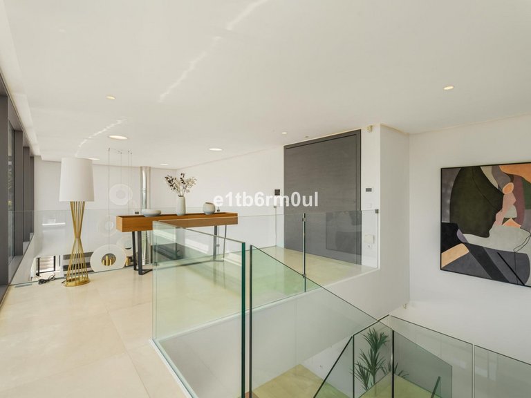 Villa for Sale in La Quinta, Malaga 39