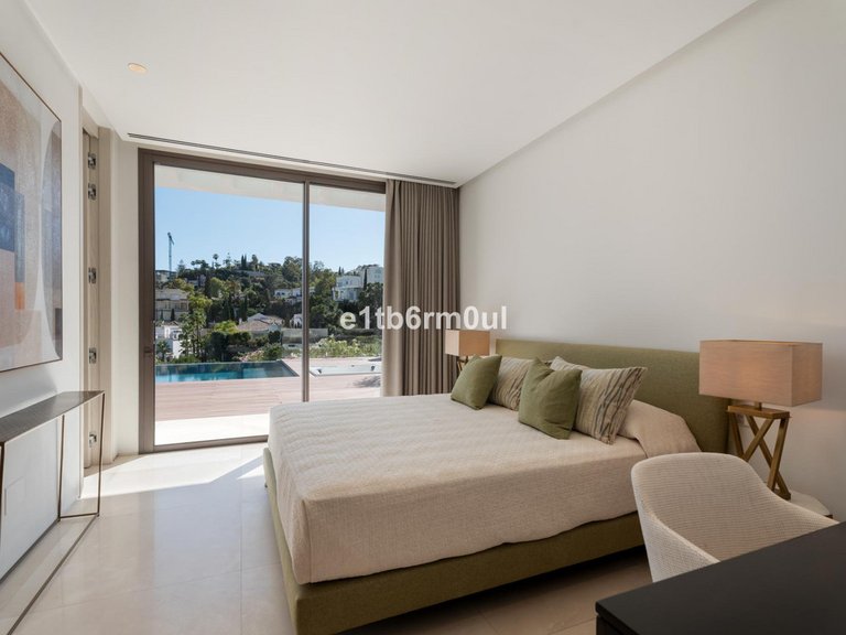 Villa for Sale in La Quinta, Malaga 44