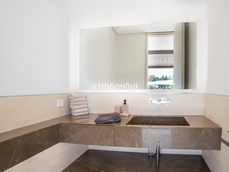 Villa for Sale in La Quinta, Malaga 48