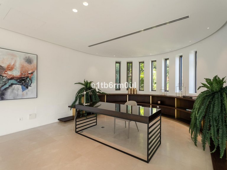 Villa for Sale in La Quinta, Malaga 52