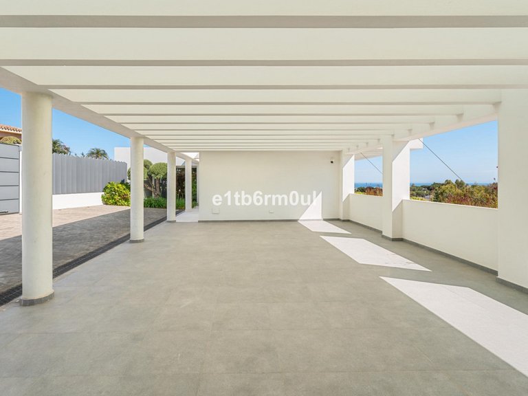 Villa for Sale in La Quinta, Malaga 57