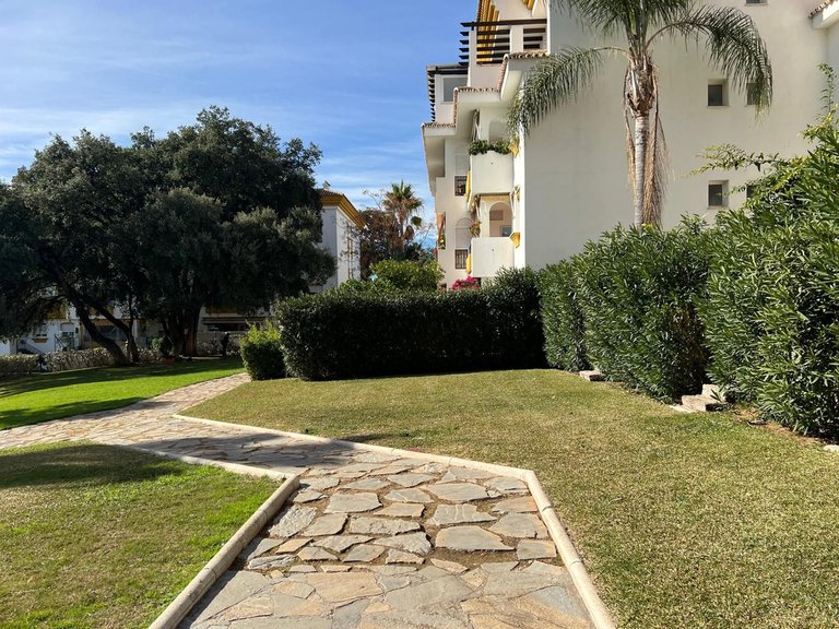 Apartment for Sale in The Golden Mile, Malaga 10