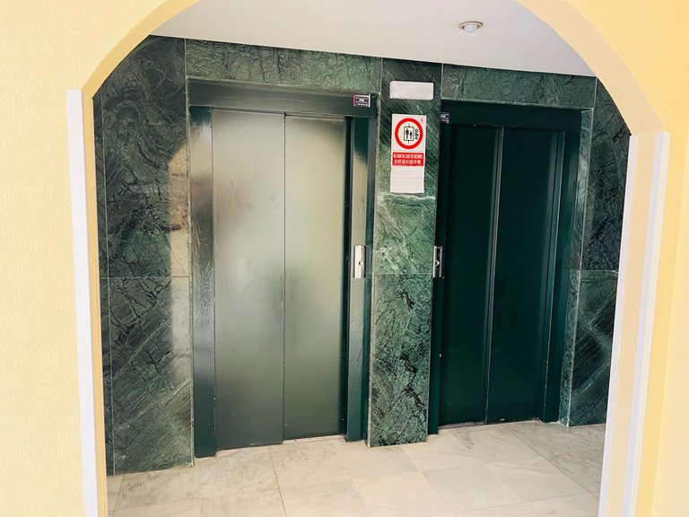 Apartment for Sale in The Golden Mile, Malaga 20