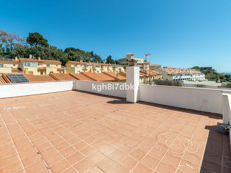 Apartment for Sale in Benalmadena Costa, Malaga 12