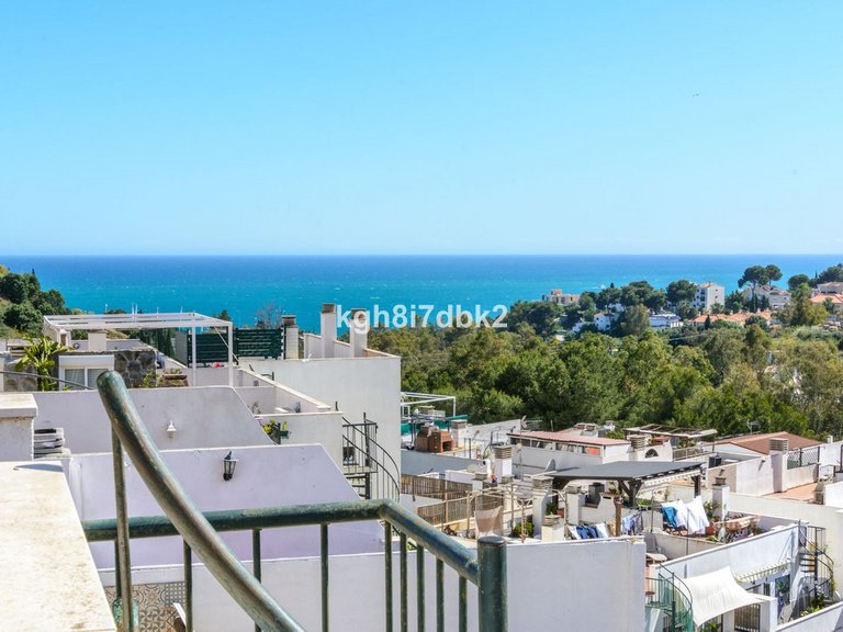 Apartment for Sale in Benalmadena Costa, Malaga 17