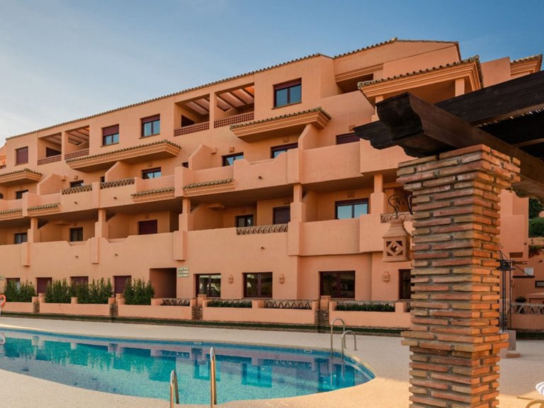 Apartment for Sale in El Paraiso, Malaga 14