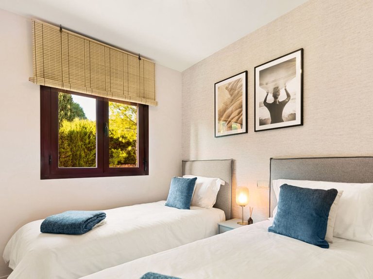 Apartment for Sale in El Paraiso, Malaga 9
