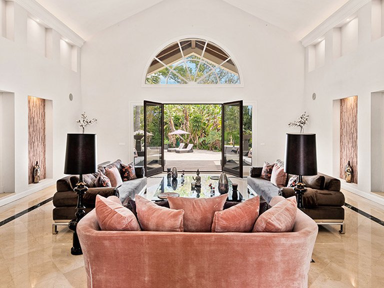 Villa for Sale in Nueva Andalucía, Malaga 13