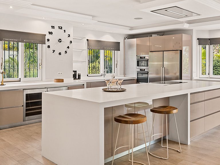 Villa for Sale in Nueva Andalucía, Malaga 14