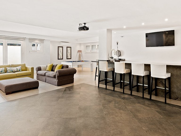 Villa for Sale in Nueva Andalucía, Malaga 16