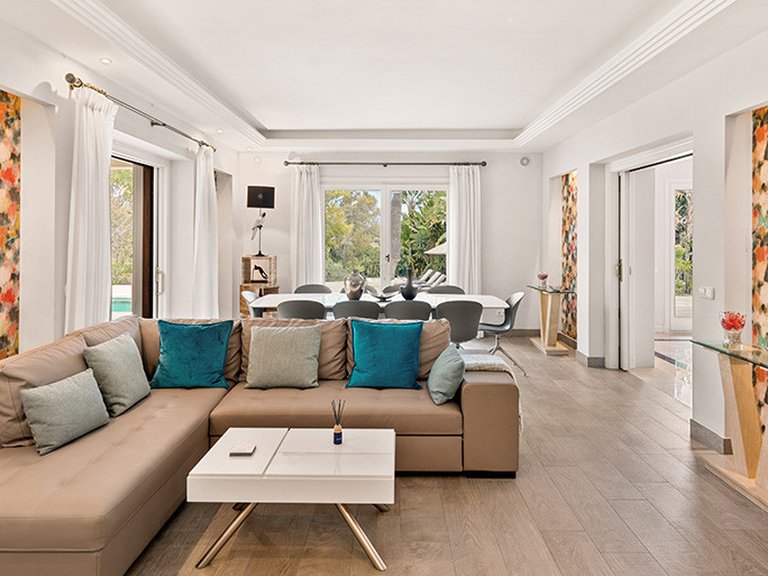 Villa for Sale in Nueva Andalucía, Malaga 30