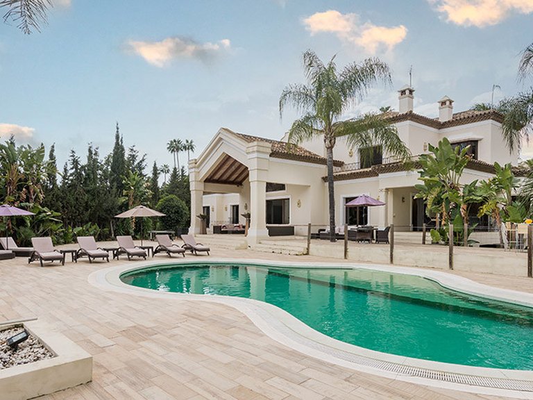 Villa for Sale in Nueva Andalucía, Malaga 6