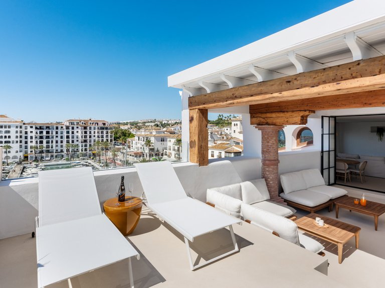 Apartment for Sale in La Duquesa, Malaga 1