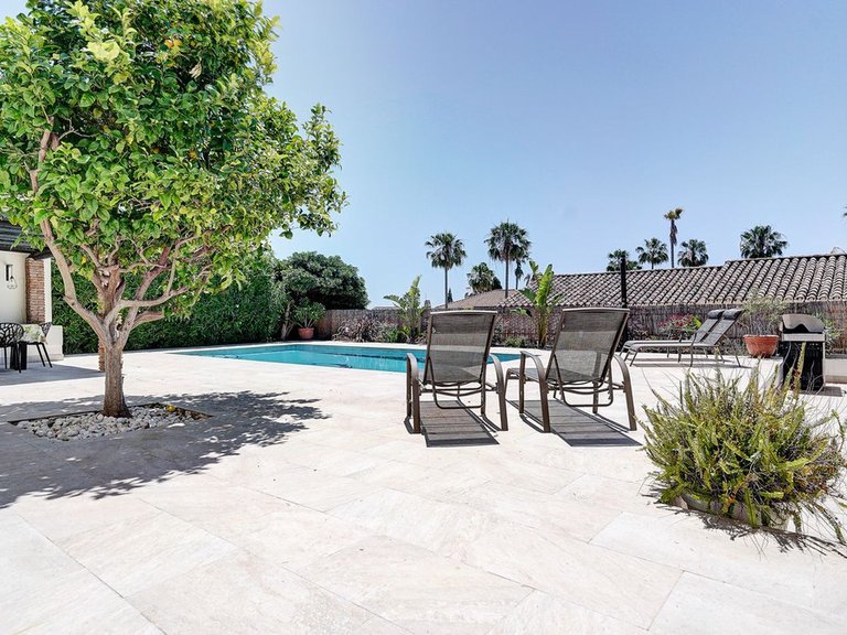 Villa for Sale in Calahonda, Malaga 10