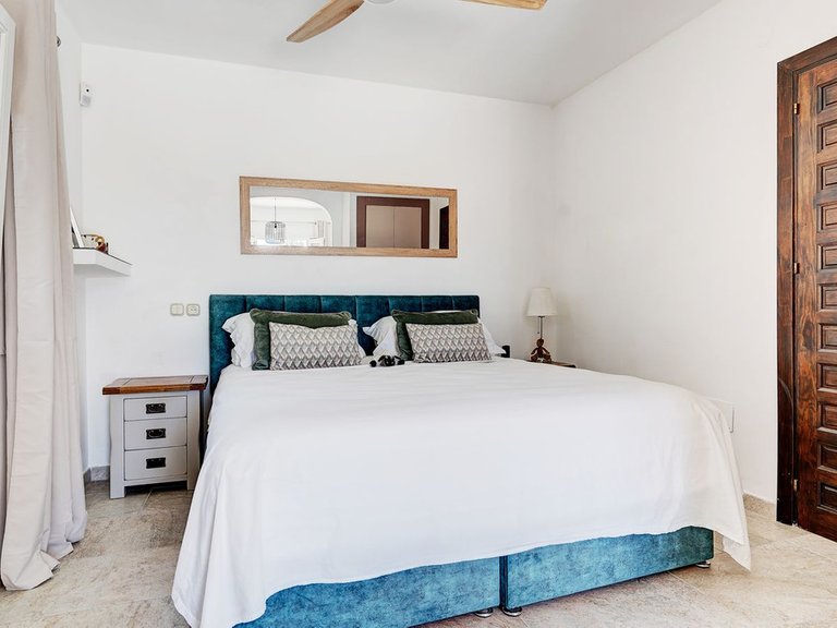 Villa for Sale in Calahonda, Malaga 15