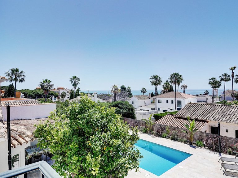 Villa for Sale in Calahonda, Malaga 24