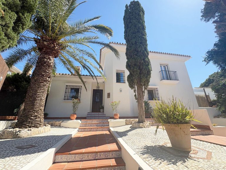 Villa for Sale in Calahonda, Malaga 26