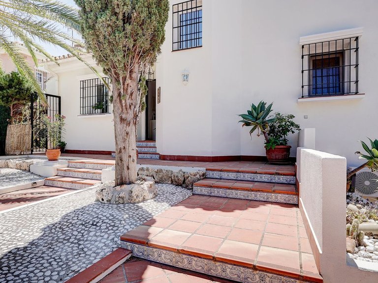 Villa for Sale in Calahonda, Malaga 27