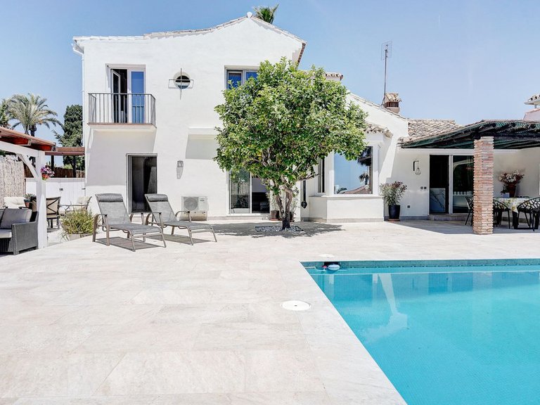 Villa for Sale in Calahonda, Malaga 3