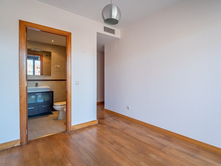Apartment for Sale in Málaga Centro, Malaga 18