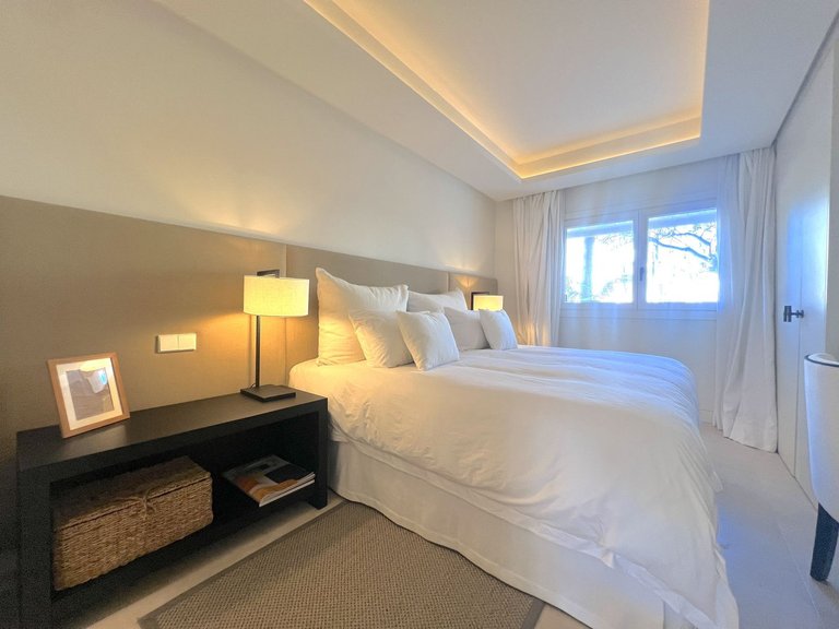 Apartment for Sale in The Golden Mile, Malaga 13