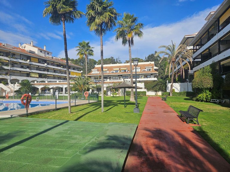 Apartment for Sale in The Golden Mile, Malaga 2