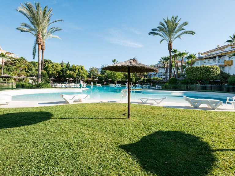 Apartment for Sale in Nueva Andalucía, Malaga 16