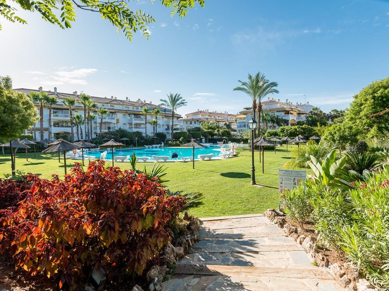 Apartment for Sale in Nueva Andalucía, Malaga 17