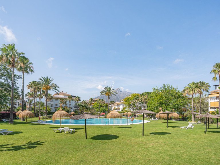 Apartment for Sale in Nueva Andalucía, Malaga 26