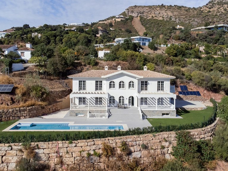 Villa for Sale in Benahavís, Malaga 1