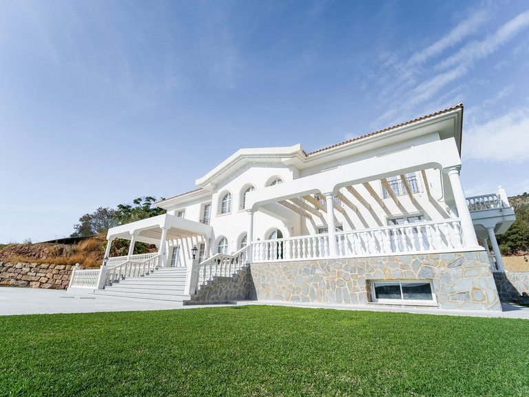 Villa for Sale in Benahavís, Malaga 12