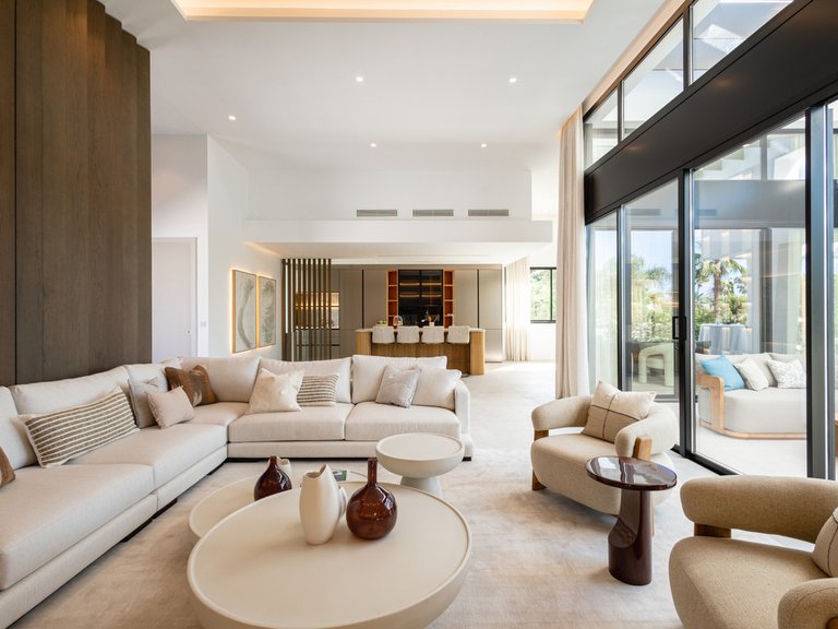 Villa for Sale in Nueva Andalucía, Malaga 27