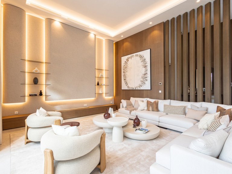 Villa for Sale in Nueva Andalucía, Malaga 28