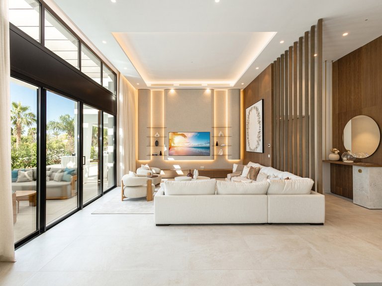 Villa for Sale in Nueva Andalucía, Malaga 30