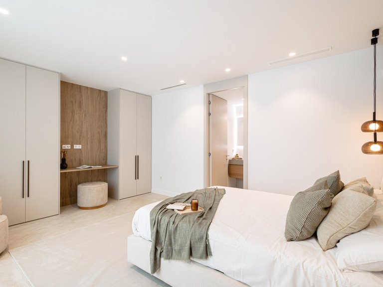 Villa for Sale in Nueva Andalucía, Malaga 36