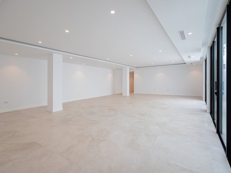 Villa for Sale in Nueva Andalucía, Malaga 41