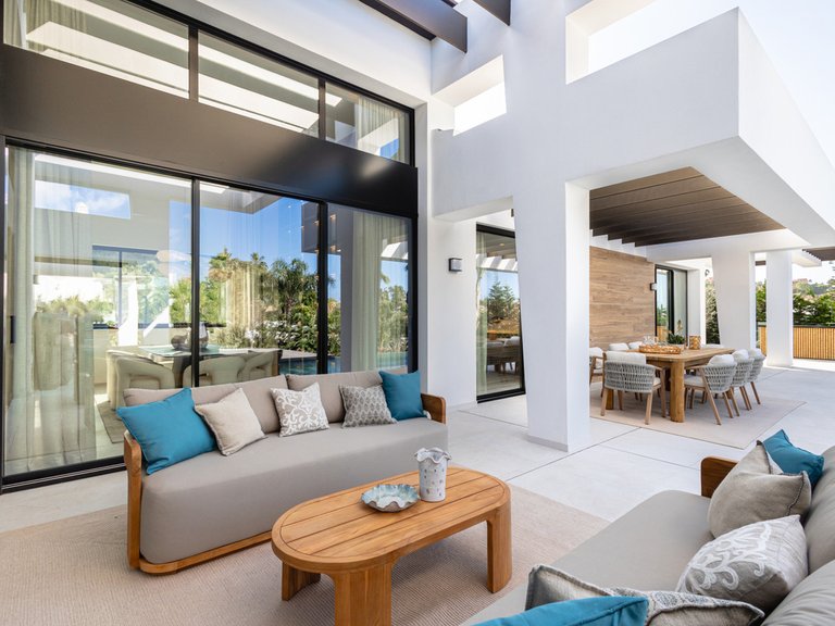 Villa for Sale in Nueva Andalucía, Malaga 43