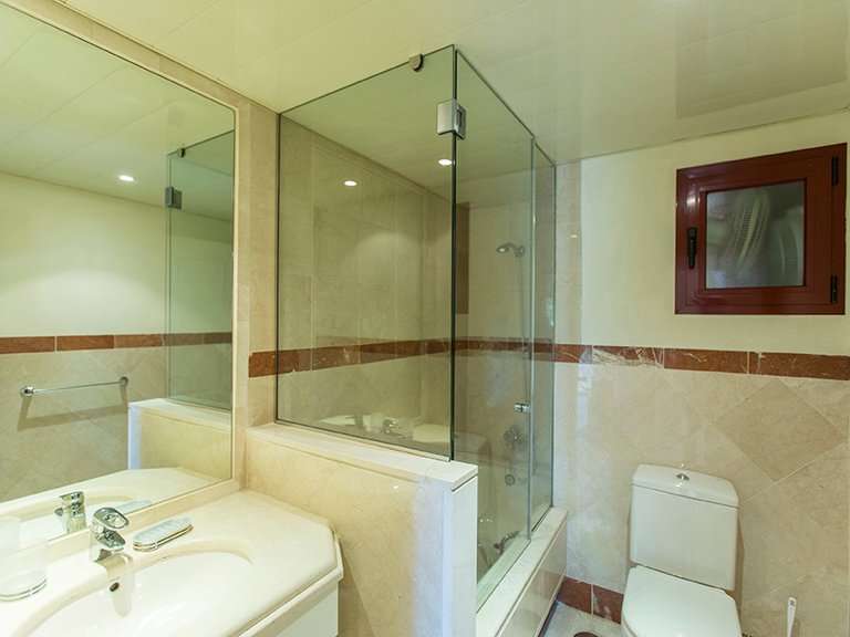Apartment for Sale in Marbella, Malaga 15