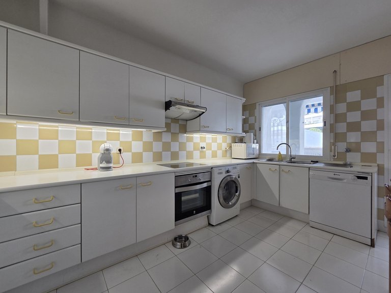 Apartment for Sale in Marbella, Malaga 25