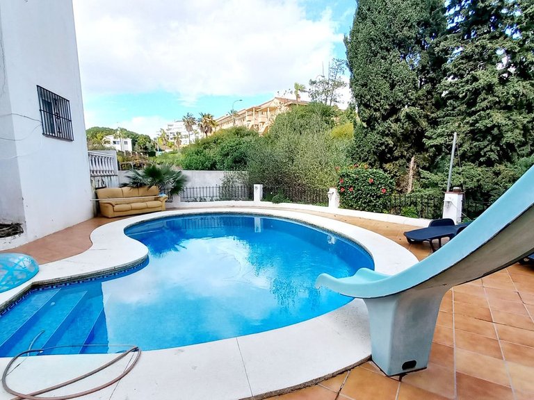 Villa for Sale in El Faro, Malaga 1