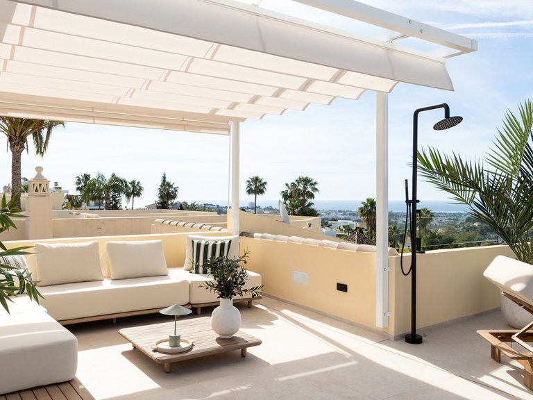 Villa for Sale in La Quinta, Malaga 1