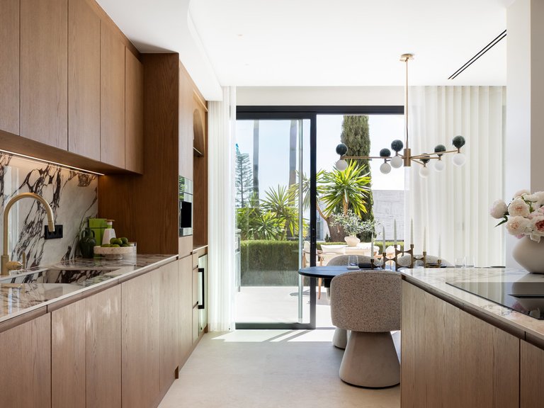 Villa for Sale in La Quinta, Malaga 11