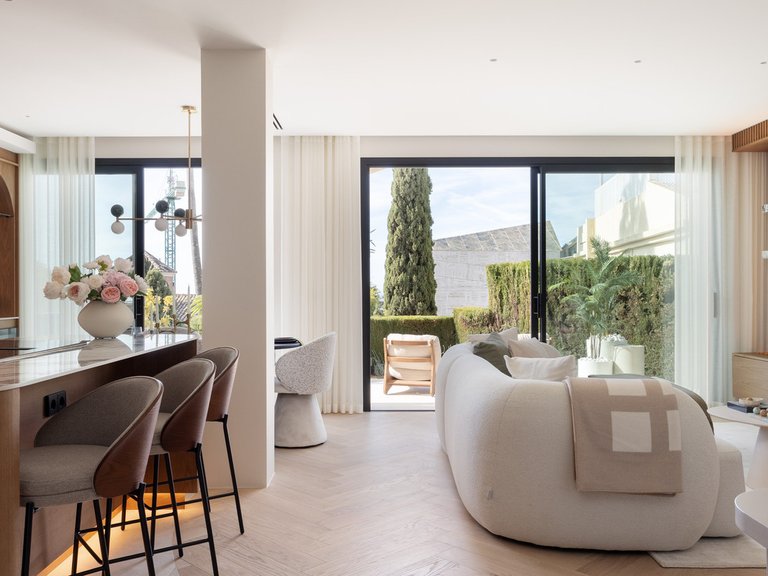 Villa for Sale in La Quinta, Malaga 13