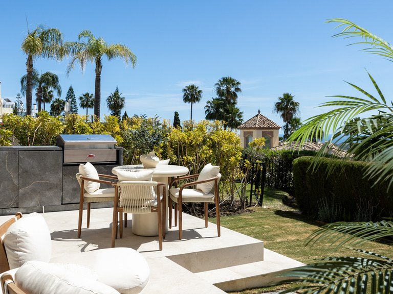Villa for Sale in La Quinta, Malaga 28