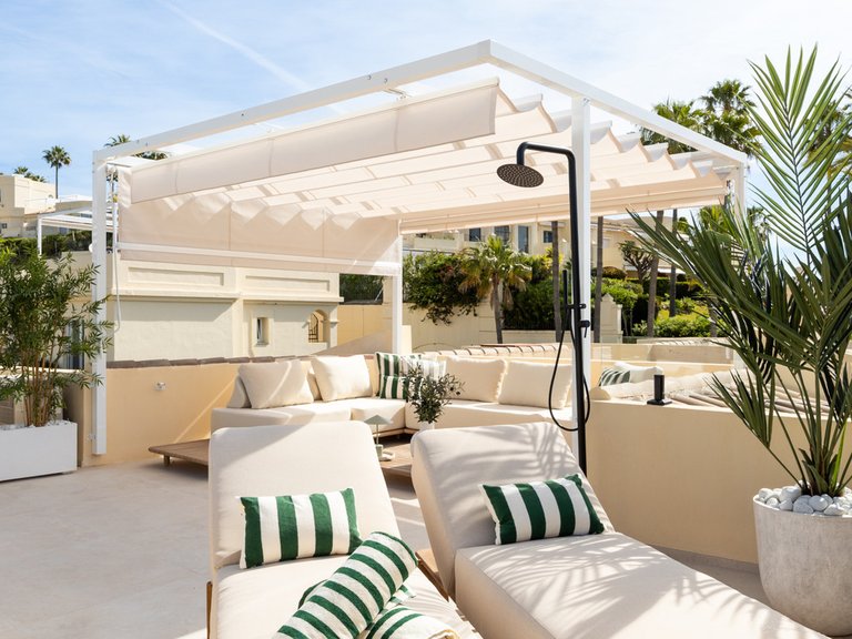 Villa for Sale in La Quinta, Malaga 32