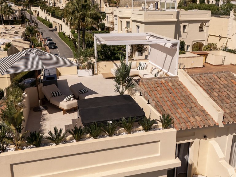 Villa for Sale in La Quinta, Malaga 35