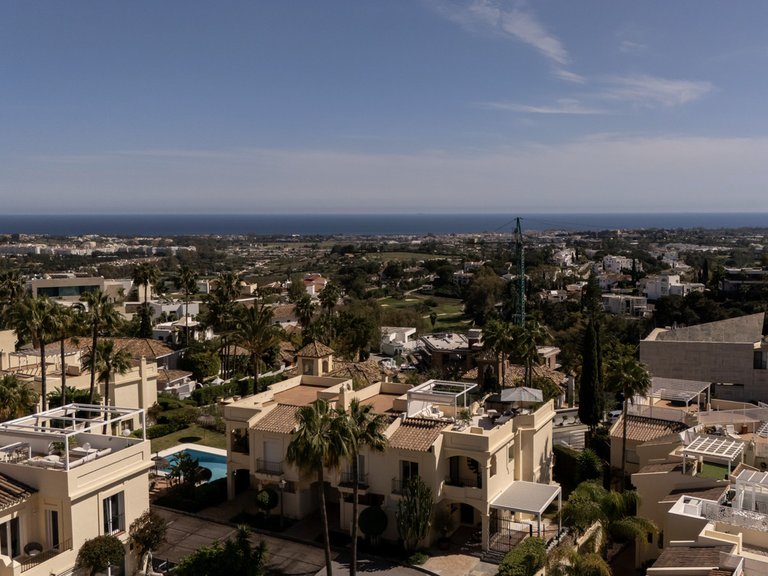 Villa for Sale in La Quinta, Malaga 37