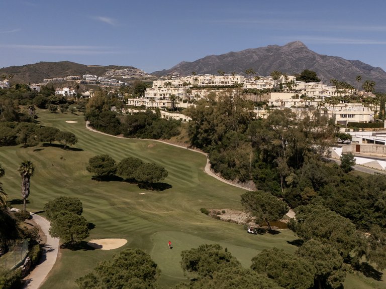 Villa for Sale in La Quinta, Malaga 38