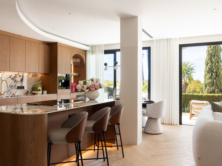 Villa for Sale in La Quinta, Malaga 4